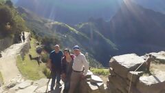 Arrivo del gruppo di escursionisti a Machu Picchu